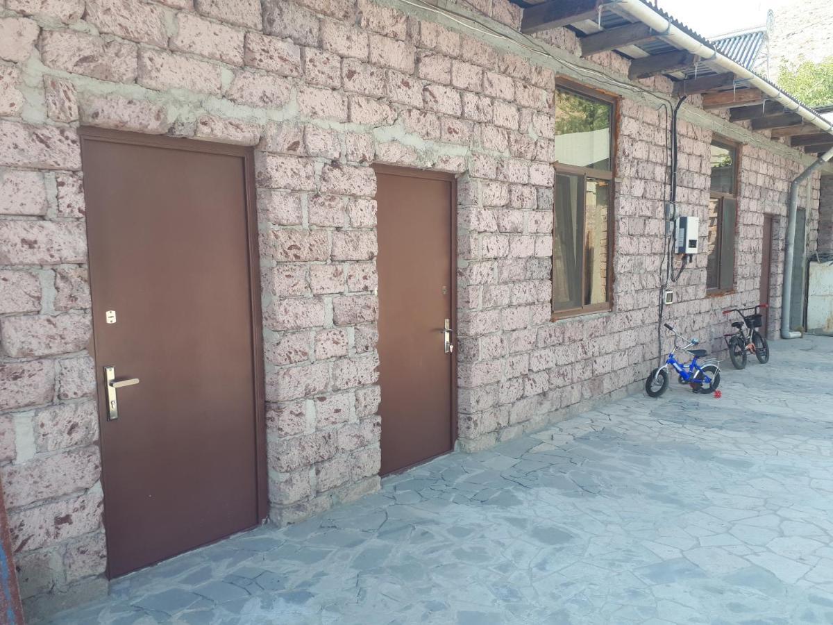 יירבאן Art Guest House In Kaskad מראה חיצוני תמונה